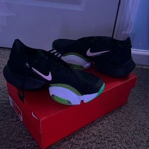 W NIKE AIR ZOOM SUPERREP 2